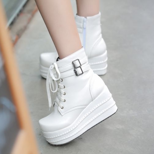 http://g02.a.alicdn.com/kf/HTB1_lV1IpXXXXcdXFXXq6xXFXXX9/Ukuran-besar-34-43-wanita-Ankle-boots-Busana-High-Heel-Wedges-renda-gesper-ganda-sepatu-cosplay.jpg