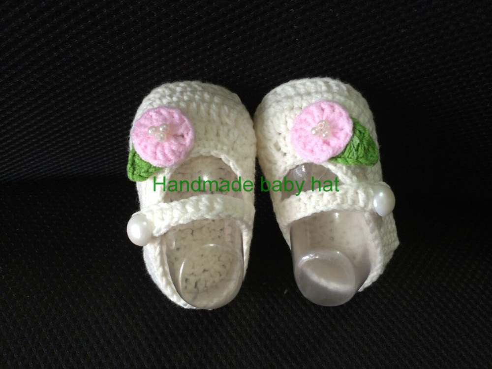 Free shipping, Baby Booties, Crochet With Pearls Baby ...