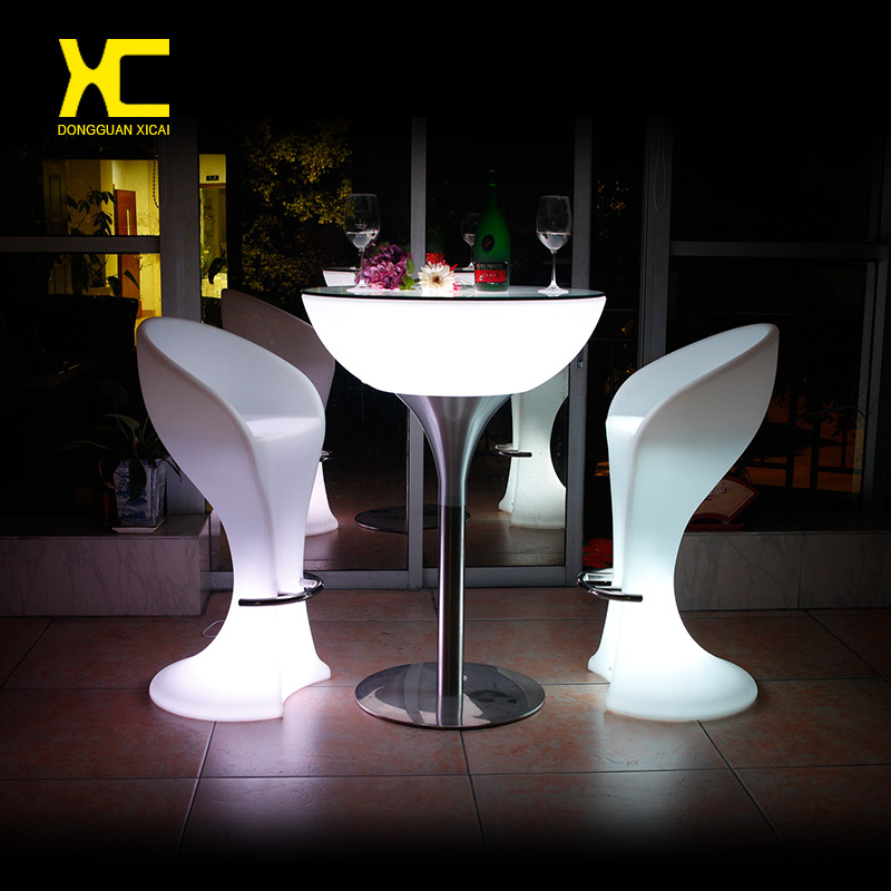 Commercial Cocktail Tables 87