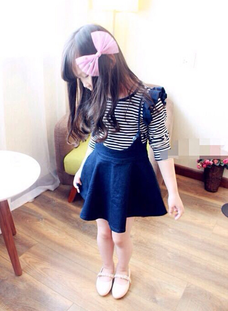 http://g02.a.alicdn.com/kf/HTB1arCfJpXXXXbbaXXXq6xXFXXXx/Kids-Hitz-striped-long-sleeved-T-shirt-strap-skirt-girls-skirt-suit.jpg