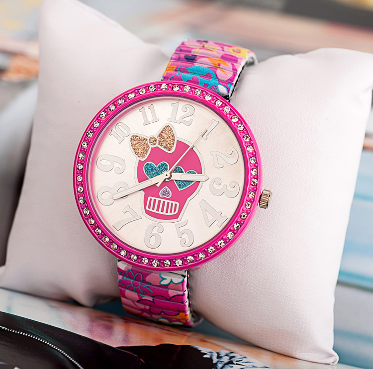 Здесь можно купить  2015 New watches Crystal Beaded Shiny Fashion Kids watch with skull face Children Women Cartoon watch-AP002  Часы