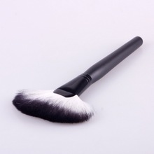 Soft Makeup Large Fan Brush Blush Powder Foundation Make Up Tool 02 47104