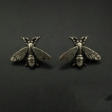 2016 Business Casual Mens Accessories Novelty Animal Brooch for Wedding Retro Bee Metal Alloy Pin Buckle Brooch in 2 Colors