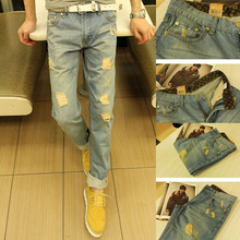 2016 New fashion men s Classic holes Straight jeans Teen popular college style wild jeans Denim