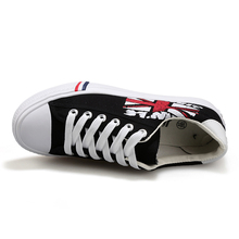 Top quality men low top sneakers classic lace up canvas shoes flag print casual flat sheos