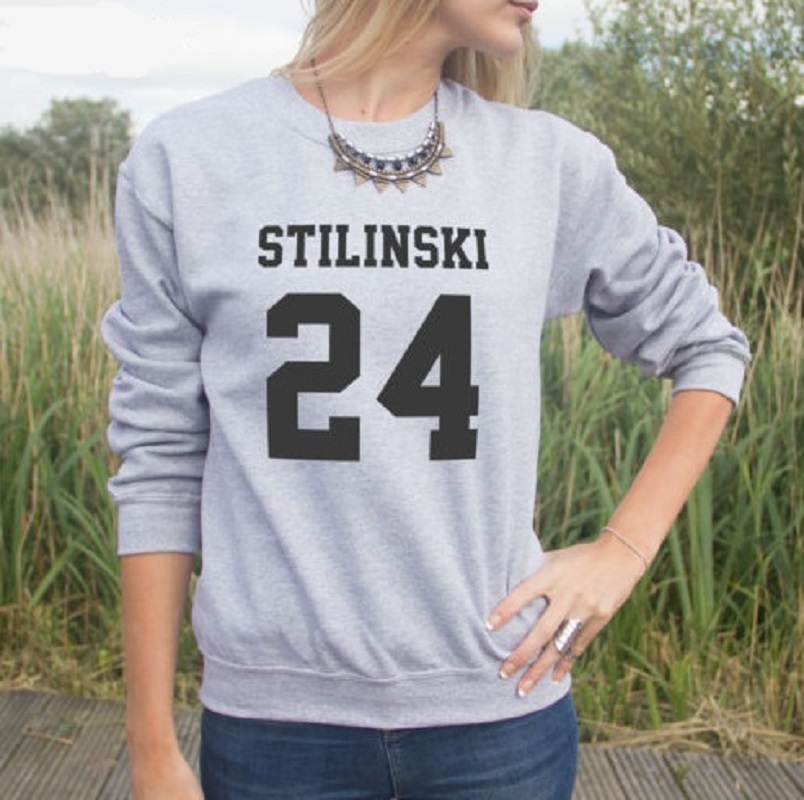 Маяк хиллз лакросс чернокожих женщин футболка волк стайлз stilinski подросток 24 графический печатный мода crewneck пуловер толстовки
