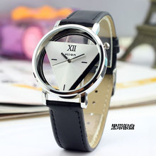 Moda simple hollow reloj retro triángulo invertido mesa parejas de estudiantes niñas