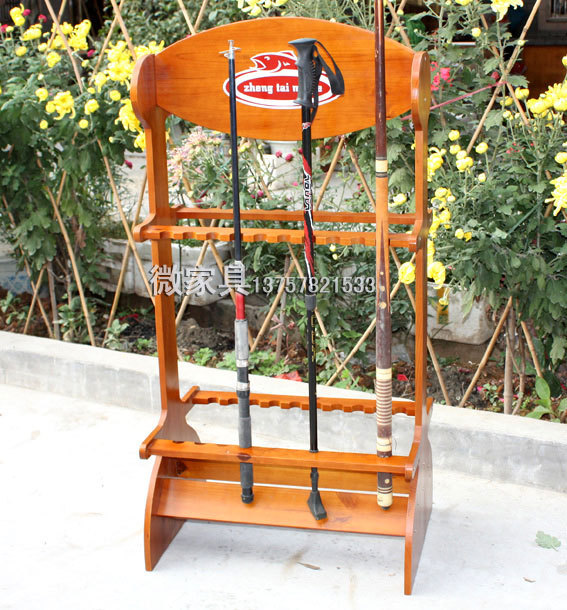 Frente a la barra de almacenamiento en rack estantes de la exhibición