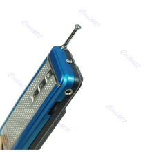 New Portable Belt Clip Auto Scan FM Radio Receiver With Flashlight Earphone