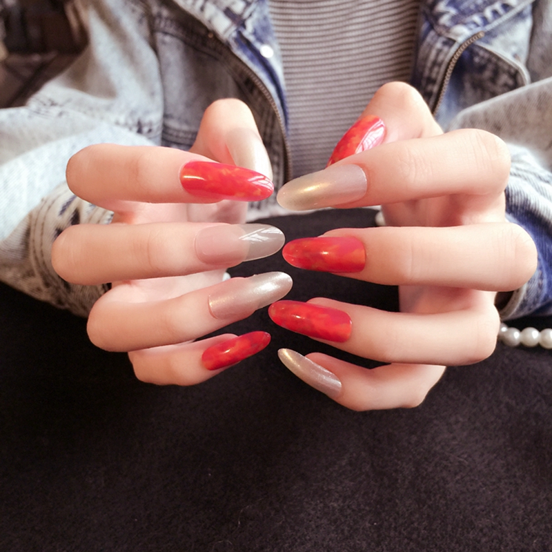 What are curved acrylic nails?