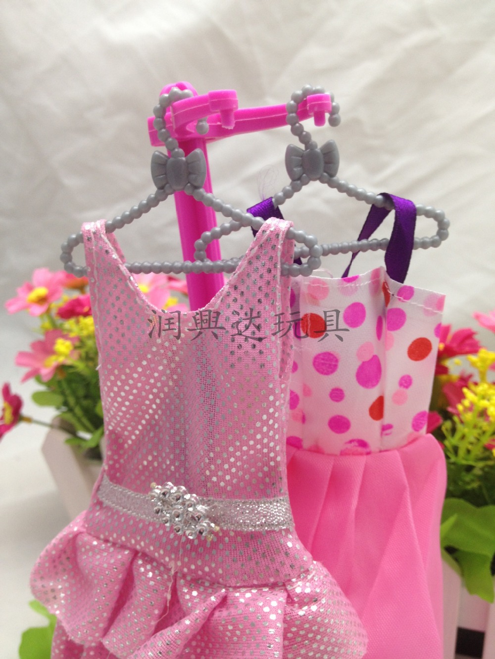 Free Shipping Clothes Hangers for 1/6 Dolls & Other Dolls Useful Accessories Silver Gray Color Bow Design Doll Hangers Wholesale