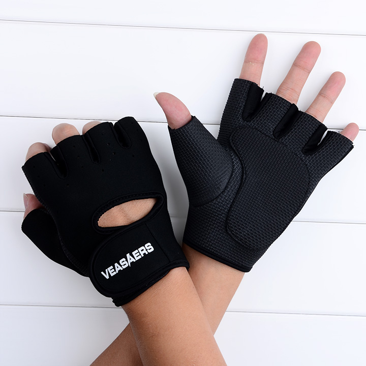 4 colors cycling half finger gloves bike / mountain gloves bicycle riding gloves for men and women wholesale prices