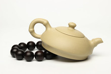 Yixing quality goods made in china,Purple sand teapot. Bamboo shape, color and other purple sand  tea pot is not the same.