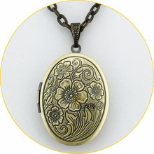 Antique bronze brushed european style metal copper brass oval shape carved photo locket pendant necklace prayer