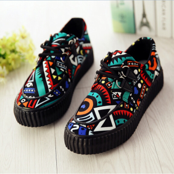 New Design Casual Graffiti Painted Women Sneakers Platform Elevator Shoes Fashion Personality Lace Up Low Top