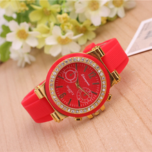 2016 simple watch Ms Leisure watches diamond encrusted noble quality silicone strap both men and women