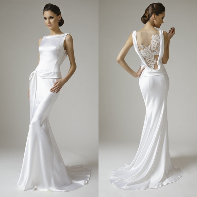 This Fitted Wedding Gown Is Elaborate But Also Tasteful And