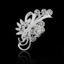 Women Fashion Accessories Elegant Delicate Rhinestone Silver Plated Flower Brooches Collar Pins Sweater Decoration