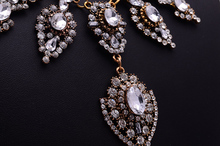 XG226 New Arrival Vintage Crystal Necklaces Pendants Crystal Flower Droplets Statement Necklace Gold Crystal Chain Jewelry