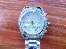 Hombres de acero inoxidable reloj con fecha relojes de cuarzo baratos, relojes a prueba de agua, logotipo de la marca de cara