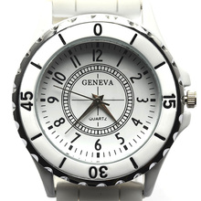 2016 new brand GENEVA Casual and fashion Silicone Jelly straps round shpe dial shock resistant Unisex quartz Watches 12 color