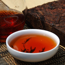 Pu er tea ripe old tea trees tea Ban Zhang Meng old gold leaf brick brick