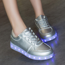 Newest Colorful glowing shoes unisex shoes men women fashion LED light casual shoes breathable stansmith couples shoes