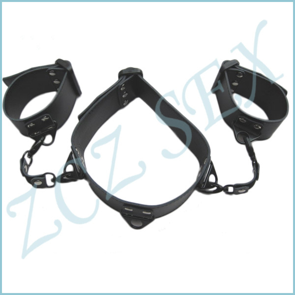 ZCZ Leather bondage sex toys hands tied neck collar attached hand cuffs manufacturers CR028