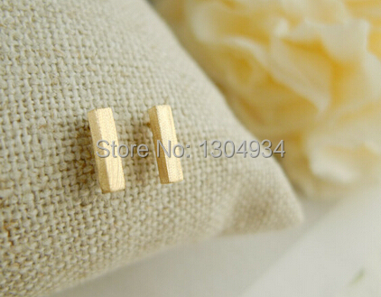 Gold silver and pink classicalslim bar Stud Earrings for women .jpg