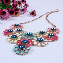 2014 New Arrival Vintage Jewlery Simple Temperament And Fashion Jewelry Resin Crystal Flower Necklace For Women