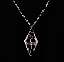 Hot sale Fashion Accessories Silver Elder Scrolls Skyrim pterosaur pendant necklace for men women vintage Jewelry