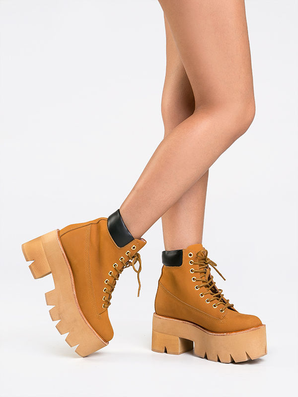 Work Boots: A fashion Trend | Alicia \u0026 Lisa