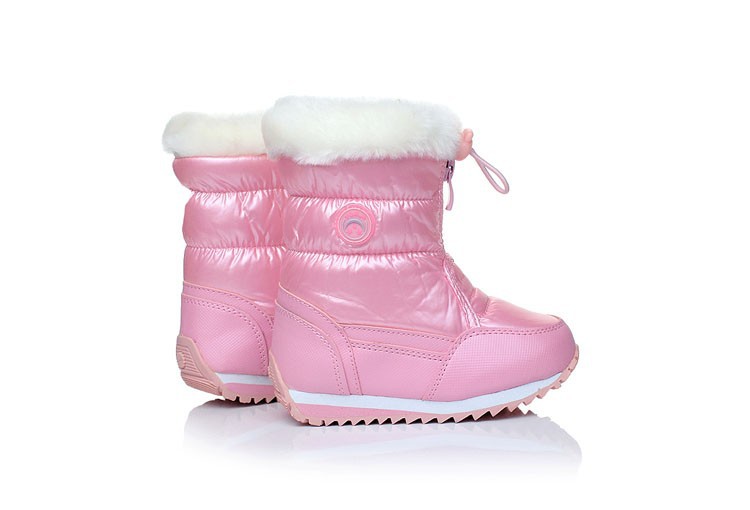 Snow boots pink