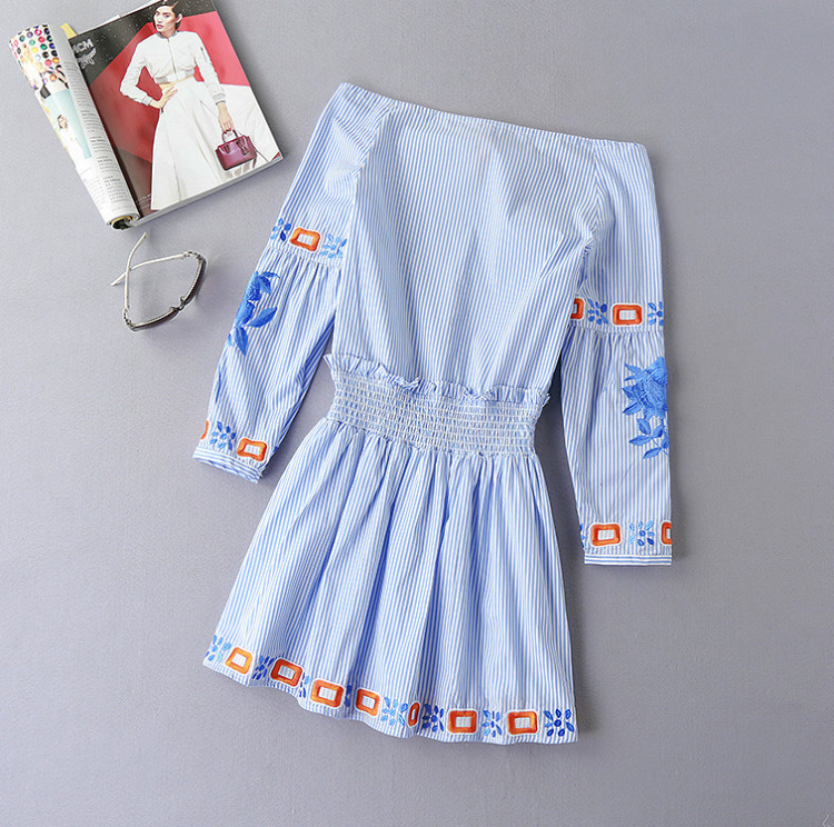 2016 early spring, the new European station women's wholesale long sleeved shirt collar embroidered dress W331 35