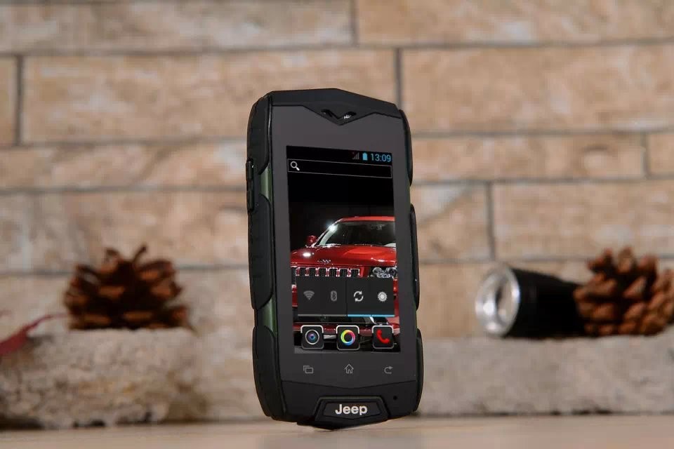 2015 New Waterproof Phone Discovery V10 2.4″ MINI ZUG3