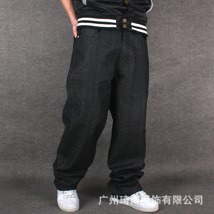 black baggy jeans outfit men