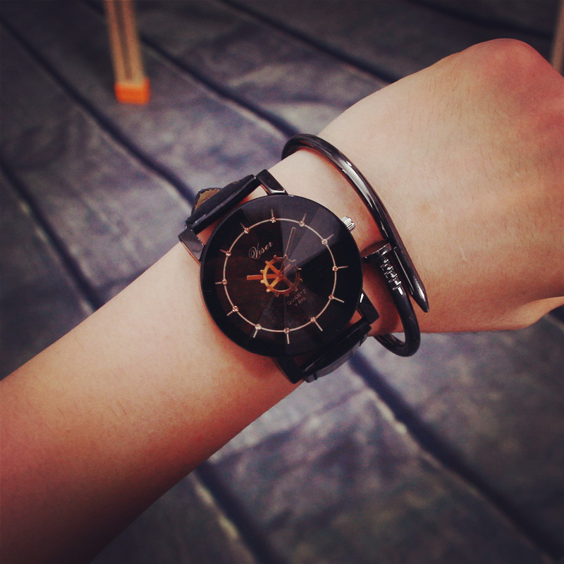 New Fashion Black White Gear Leather Shockproof Quartz Analog Watch Wristwatches Clock for Women Ladies Girls