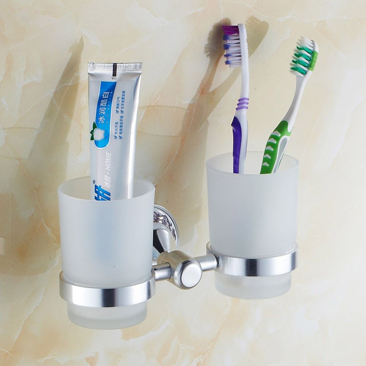 2433494217_2108102719