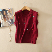 Women’s sleeveless pure cashmere knitted short pullover shrug with embroidery flower and argyle decor