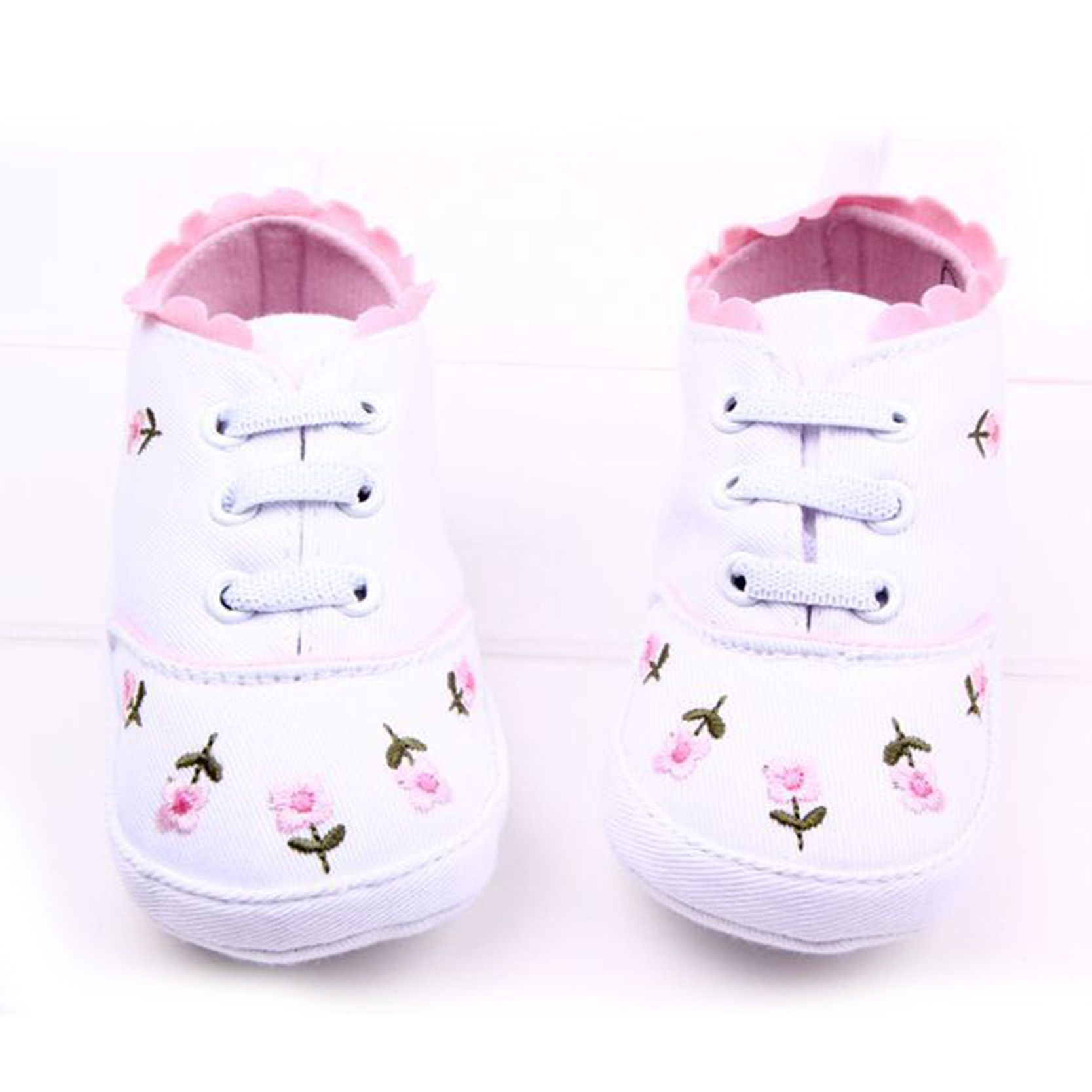 2015 Elegant Baby Shoes 3 Colors Little Lace Embroidered Cotton Shoes Soft Bottom Baby Girl Shoes