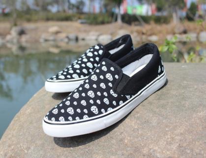 2015 spring and summer sets of foot men s casual flat bottom canvas shoes couple shoes