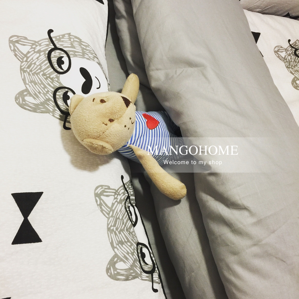 4pcs-set-Cotton-Baby-crib-bedding-set-with-Quilt-Cover-Bed-Sheet-Pillowcase-Cute-Cartoon-Cat-Glasses-Pattern-for-girl-boy-1.jpg