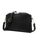 Succinct Designer Ladies Shoulder Bag Fashion Woven Leather Casual Small Bag Women Simple Shoulder Bag Crossbody