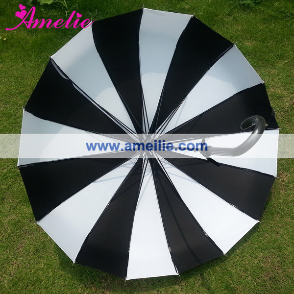 A0456 vintage-inspired pagoda umbrella by Bella (1)