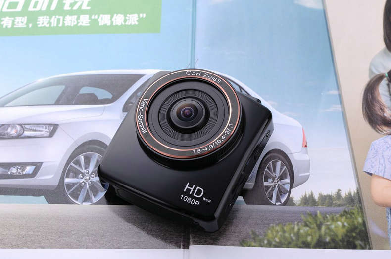      1080 P Full HD Dashcam   -      170 .  