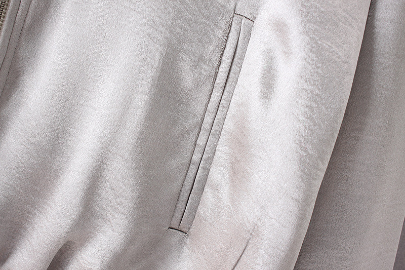 3234694072_1750474882