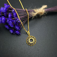 Wholesale Free shipping 24k gold Pierced Flower pendant necklace Fashion necklace necklace pendant fashion men s