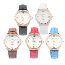 2015 venta caliente nueva forma de la flor de la joyería del diamante pulsera relojes PU correa de moda relojes del nuevo envío gratis