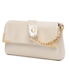 2016 new European and American V Herringbone metal corners chain clutch women shoulder bag messenger bags
