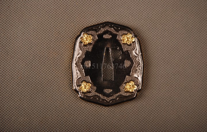 Description Picture 3 of itemSpecial and Delicate Metal Craft Tsuba Hand Guard Alloy Sword Fitting for Japanese Samurai Katana or Wakizashi HJ66
